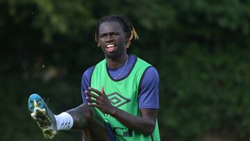 Pathé Ciss entrenando con el Rayo Vallecano.