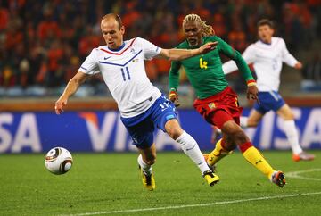 Arjen Robben participó en los 20 últimos minutos del encuentro entre Holanda y Camerún, tras haberse perdido los dos primeros partidos por lesión. El holandés, que se mostró combativo y dio el pase del único gol del encuentro, hablaba un día después: "Jugar ha sido especial, una experiencia fantástica. Los ligamentos han respondido. Estoy listo para ayudar".