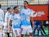 Futbol, Everton vs Deportes Iquique.
Fecha 29, Liga de Primera 2025.
El jugador de Deportes Iquique, Alvaro Ramos, centro, celebra con sus companeros tras un partido de la Liga de Primera contra Everton realizado en el estadio Sausalito de Vina del Mar, Chile.
30/11/2025
Sebastian Cisternas/Photosport
Football, Everton vs Deportes Iquique.
29th turn, First division league.
Deportes Iquique’s player, Alvaro Ramos, center, celebrate with teammates after a first division match against Everton held at the Estadio Sausalito in Vina del Mar, Chile.
30/11/2025
Sebastian Cisternas/Photosport