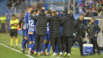 Piña de los albiazules