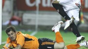 La extraordinaria intervención de Casillas a disparo de Perotti en el partido de Liga ante el Sevilla ha provocado aún más elogios hacia el guardameta.