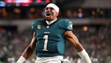 El ataque terrestre de los Eagles acumuló 158 yardas, 62 de Jalen Hurts y 60 de Saquon Barkley, pese a una tormenta eléctrica que suspendió el juego en el tercer cuarto.