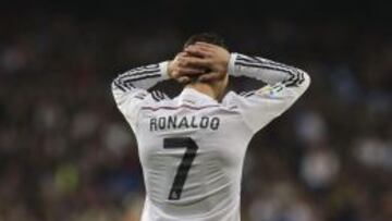 Cristiano Ronaldo lamenta una ocasión fallida ante el Villarreal