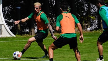 El Racing sigue buscando delantero centro