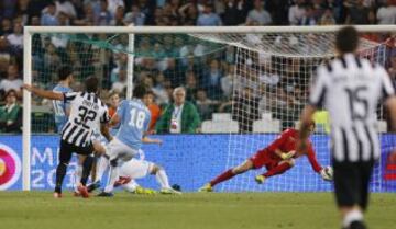 Juventus derrotó por 2-1 a Lazio en tiempo extra, y se coronó campeón de la Copa Italia 2014-15. La escuadra de Turín sueña con el ansiado ‘triplete’.