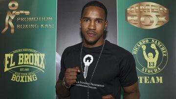 Mariano "Tiburón" Hilario posa en la presentación de la velada por el campeonato de Europa de boxeo que se celebrará este viernes en Vistalegre.