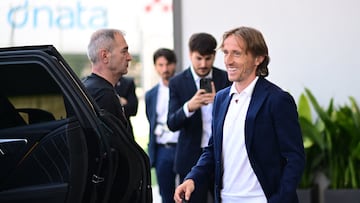 Soccer Football - Luka Modric arrives in Milan - Milan, Italy - July 14, 2025 Luka Modric arrives in Milan before signing for AC Milan REUTERS/Daniele Mascolo