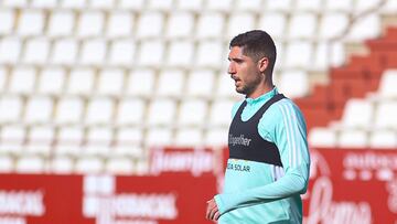 El futbolista Javi Ros, durante un entrenamiento con el Albacete.