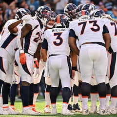 Jugadores de Broncos desaíran cumpleaños de Russell Wilson