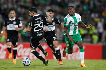 Gran partido en el Atanasio Girardot entre Nacional y Olimpia. El equipo colombiano dejó escapar la victoria.