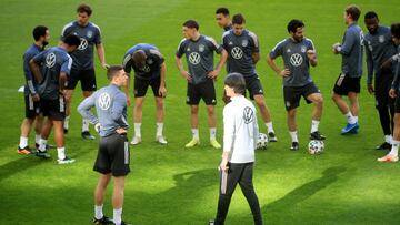 Joachim Low entrena a Alemania.