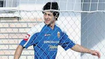 <b>A CONTRARRELOJ. </b>Pablo Aimar, ayer delante del vestuario de la Ciudad Deportiva.