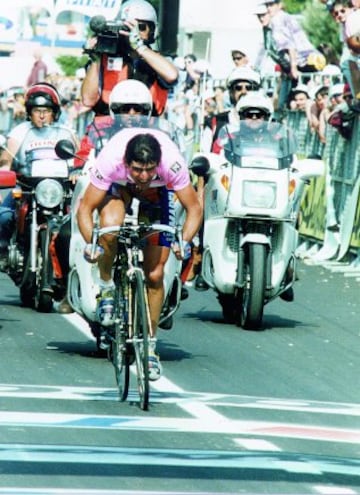 Abraham Olano durante el Giro de Italia de 1996 en el que acabó tercero.