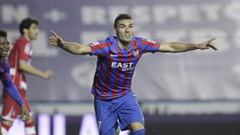 Barral hunde al Granada y lleva la locura a Orriols en el 93'