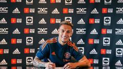 MANCHESTER, ENGLAND - SEPTEMBER 01:  New Manchester United signing Antony signs for the club at Carrington Training Ground on September 01, 2022 in Manchester, England. (Photo by Manchester United/Manchester United via Getty Images)