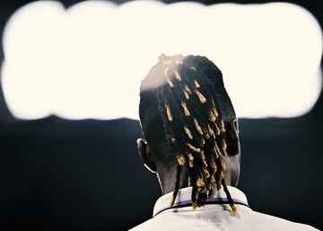 El look del centrocampista del Real Madrid, Eduardo Camavinga durante el encuentro de vuelta de cuartos de final de la Champions League frente al Chelsea.