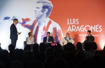 Así fue la inauguración de la estatua de Luis Aragonés en el Metropolitano