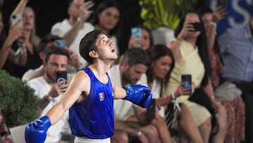 Marco Verde of Mexico during the boxing fight Mens 71kg Final against Asadkhuja Muydinkhujaev of Uzbekistan as part of of the Olympic Games Paris 2024 at North Paris Arena on August 09, 2024 in Paris, France