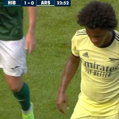 El físico de Willian que enfada a los fans del Arsenal y desata las burlas de sus rivales
