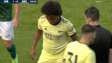 El físico de Willian que enfada a los fans del Arsenal y desata las burlas de sus rivales