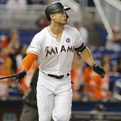 El bate de Giancarlo Stanton le sitúa al borde de hacer historia