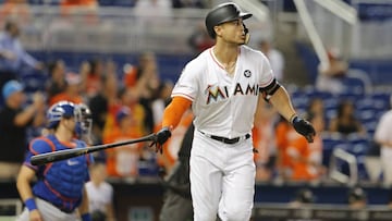 Giancarlo Stanton de los Miami Marlins se encuentra a punto de alcanzar la mítica cifra de los 60 home runs en las Mayores.