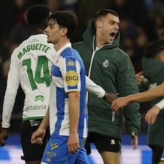 Mantilla fue expulsado por hacer una peineta a la afición del Depor