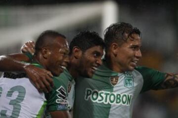 El campeón fue frágil en defensa y en el juego aéreo y cayó en Medellín.