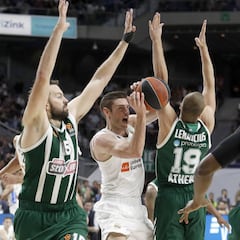 El Panathinaikos protesta por el arbitraje en Madrid a la Euroliga