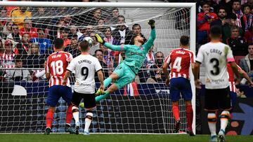 El Atl&eacute;tico de Madrid s&oacute;lo se pudo quedar con un punto tras recibir al Valencia, que de los pies de Dani Parejo logr&oacute; emparejar el marcador con un golazo.