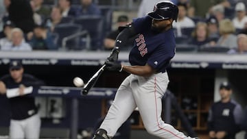 Boston Red Sox&#039;s Jackie Bradley Jr. hits a home run during the seventh inning of the team&#039;s baseball game against the New York Yankees on Thursday, Sept. 20, 2018, in New York. (AP Photo/Frank Franklin II)