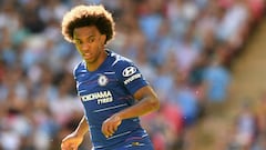 Willian reveals Barça offer but commits to Chelsea