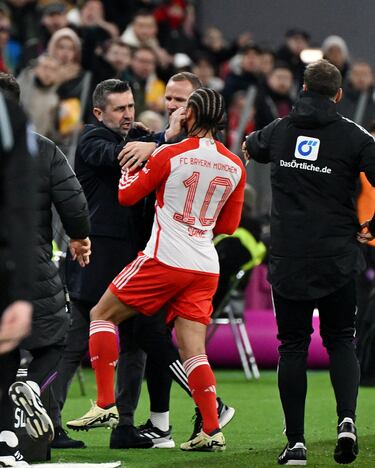 El Bayern Munich volvió a ganar en la  Bundesliga ante el Unión Berlín gracias a un gol de Raphael Guerreiro. Pero la imagene del partido la protagonizaron Nenad Bjelica y Leroy Sané. Cuando el conómetro marcaba 74 minutos, el entrenador del Union Berlin Nenad Bjelica, no le quiso alcanzar el balón a Leroy Sané para que este sacara rápido de banda. Este gesto molestó mucho al jugador del Bayern que propinó algunos improperios Nenad. Tras ello el entrenador le dio un manotazo al '10' del Bayern. Tuvieron que intervenir asistentes de ambos conjuntos para frenarlos.