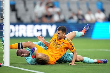 Ceballos, en el momento de anotar el primer gol del Madrid.