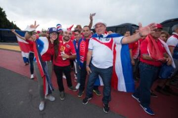 Varios aficionados de Costa Rica se dieron cita al Coloso de Santa Úrsula para presenciar el duelo eliminatorio entre el tricolor y los ticos.