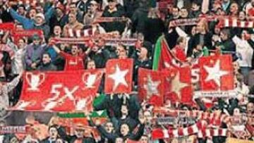 <b>NUNCA CAMINARÁ SÓLO. </b>La afición del Liverpool es una de las mejores del mundo. "Ellos marcan el primer gol", dijo Gerrard.