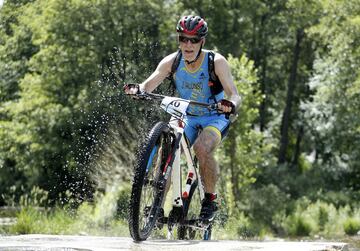 El Tri Cross Navaluenga refrescó el inicio del verano