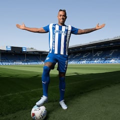 Alavés y Sevilla, en el pulso de Primeras