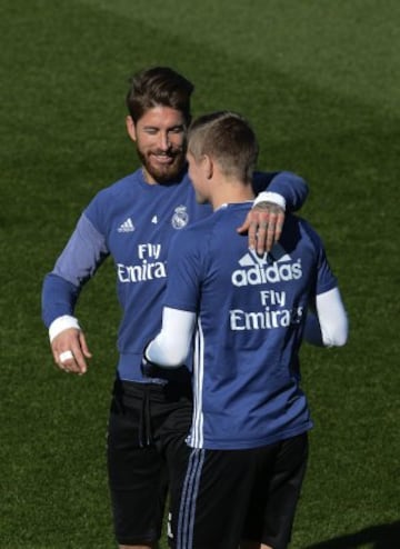 Toni Kroos y Sergio Ramos.