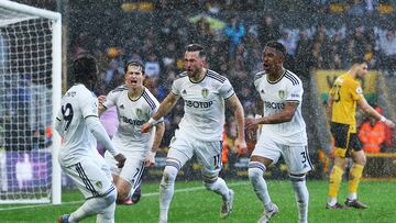 Con Weston McKennie y Brendon Aaronson en el campo, el Leeds United abandona la zona de descenso en un duelo clave tras vencer a los Wolves.