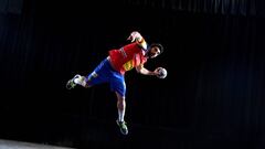 08/01/18 BALONMANO MASCULINO HISPANOS 
 SELECCION ESPA&Ntilde;OLA ESPA&Ntilde;A 
 FOTOS IMAGENES SPOT ANUNCIO PARA EL CAMPEONATO DE EUROPA DE CROACIA 2018 
 TITULO: MAS ALLA DE TODA MEDIDA
 AUTOR IVAN GARCIA PRODUCCION ADISAR MEDIA