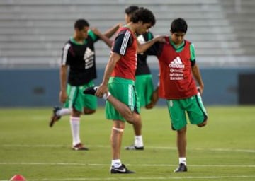 Cayó a manos de Canadá en el premundial. Quedó último de su grupo al también caer contra Costa Rica y empatar contra Trinidad y Tobago. La conformaron Marco Fabián, Javier Cortés, David Cabrera, Oswaldo Alanís entre otros.