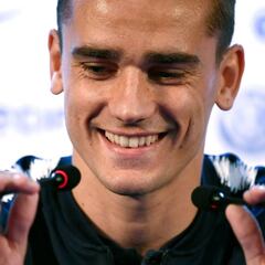 Un periodista usa un traductor online para preguntar en francés a Griezmann