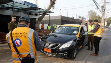 Restricción vehicular hoy, 4 de agosto: autos que no pueden circular en Santiago y calendario de agosto