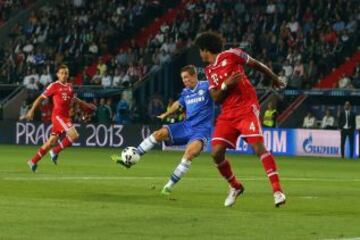 Bayern de Munich - Chelsea. 0-1. Fernando Torres anota el primer tanto.