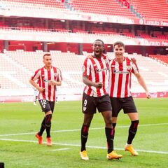 Cuatro jugadores pelean por el extremo izquierdo del Athletic