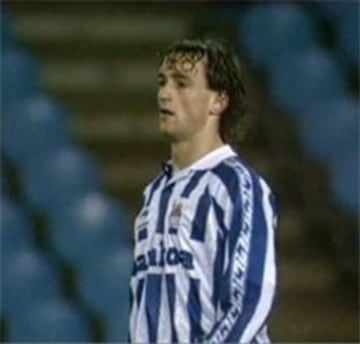 Jugó en las categorías inferiores de la Real Sociedad hasta 1994, año en el que pasó al primer equipo.