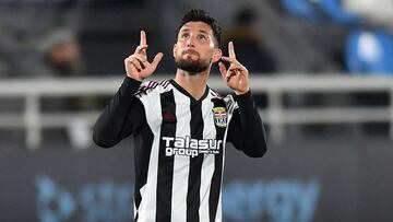 Luis Carrión descubre a un ‘9′: Borja Valle