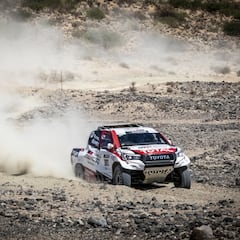 El test con el Toyota del Dakar de Fernando Alonso