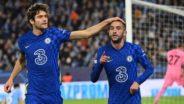 Ziyech celebra su gol al Malmo con MArcos Alonso